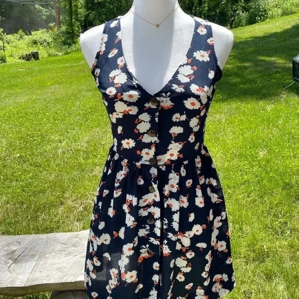 𝅺WANT and need‎ button up floral dress